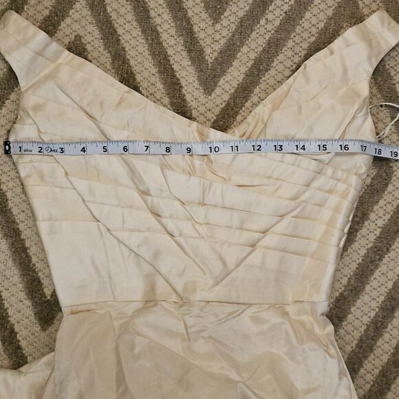 Catherine Regehr Ivory Wedding Dress M/8 - Picture 12 of 12